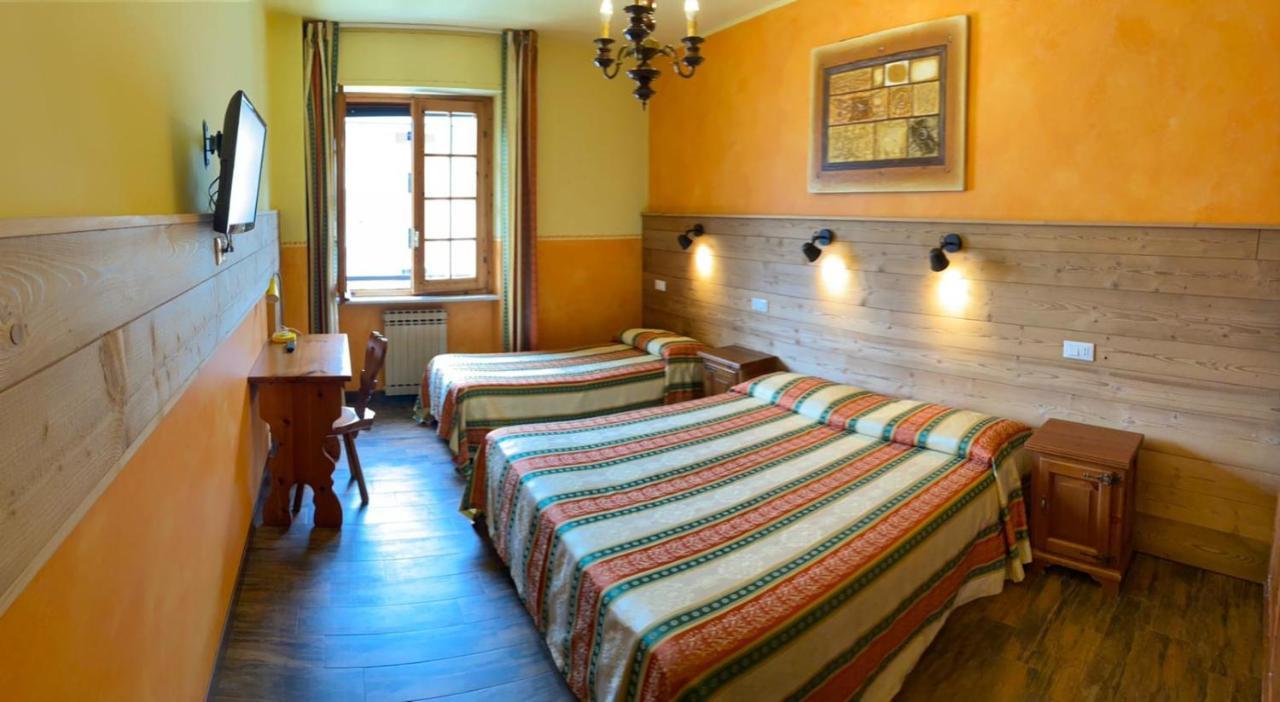 Hotel Trois Etoiles Entracque Eksteriør billede